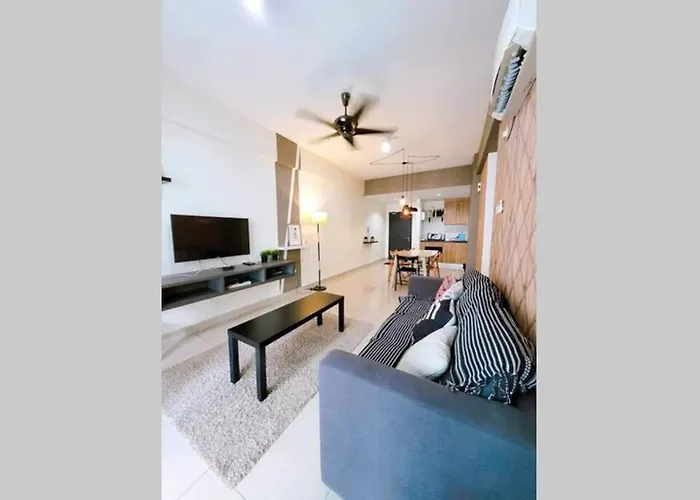 8Pax Mount Austin Midori Green Homestay
