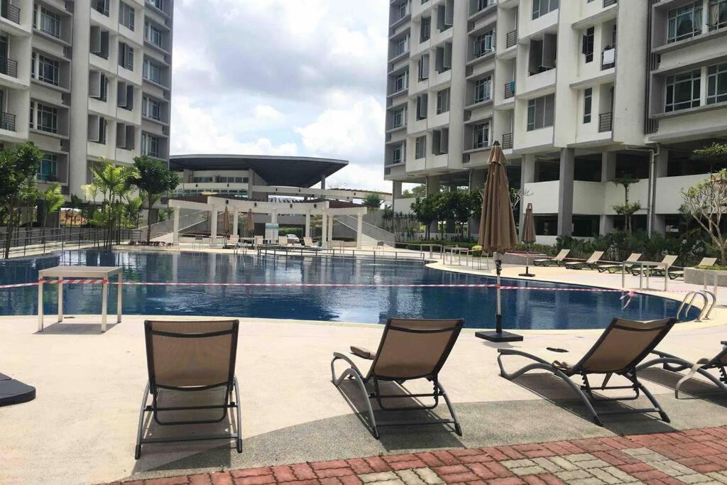 8pax Mount Austin Midori Johor Bahru