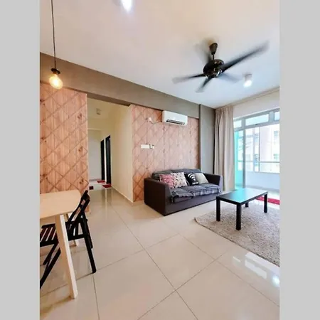8Pax Mount Austin Midori Green Homestay Johor Bahru Exterior photo