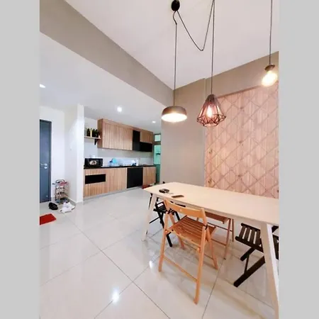 8Pax Mount Austin Midori Green Homestay Johor Bahru Exterior photo