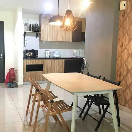 8Pax Mount Austin Midori Green Homestay Johor Bahru Exterior photo