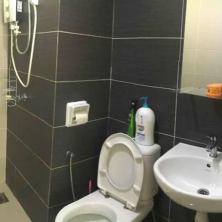 8Pax Mount Austin Midori Green Homestay Johor Bahru Exterior photo