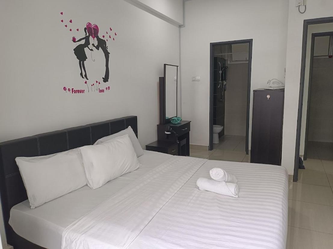 8pax Mount Austin Midori Apartment Johor Bahru