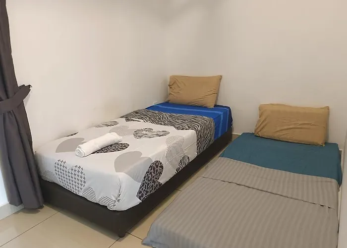 8Pax Mount Austin Midori Green Homestay