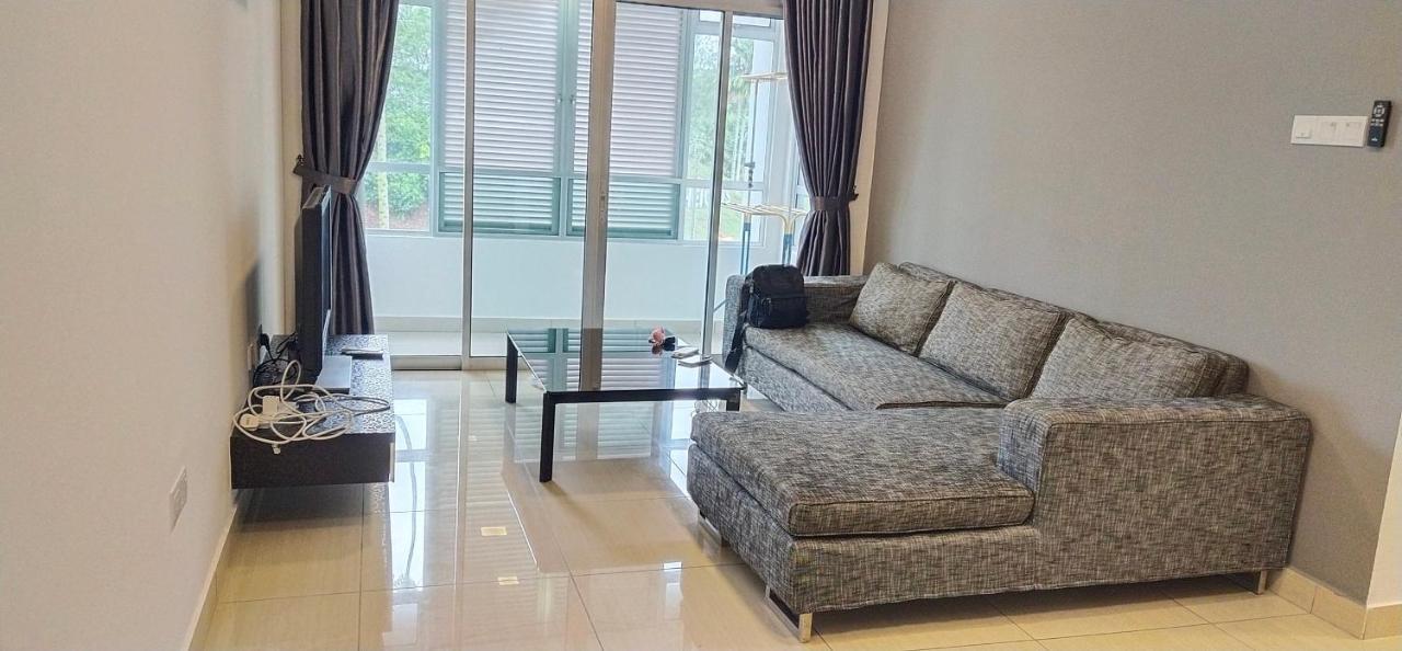 8pax Mount Austin Midori Apartment Johor Bahru