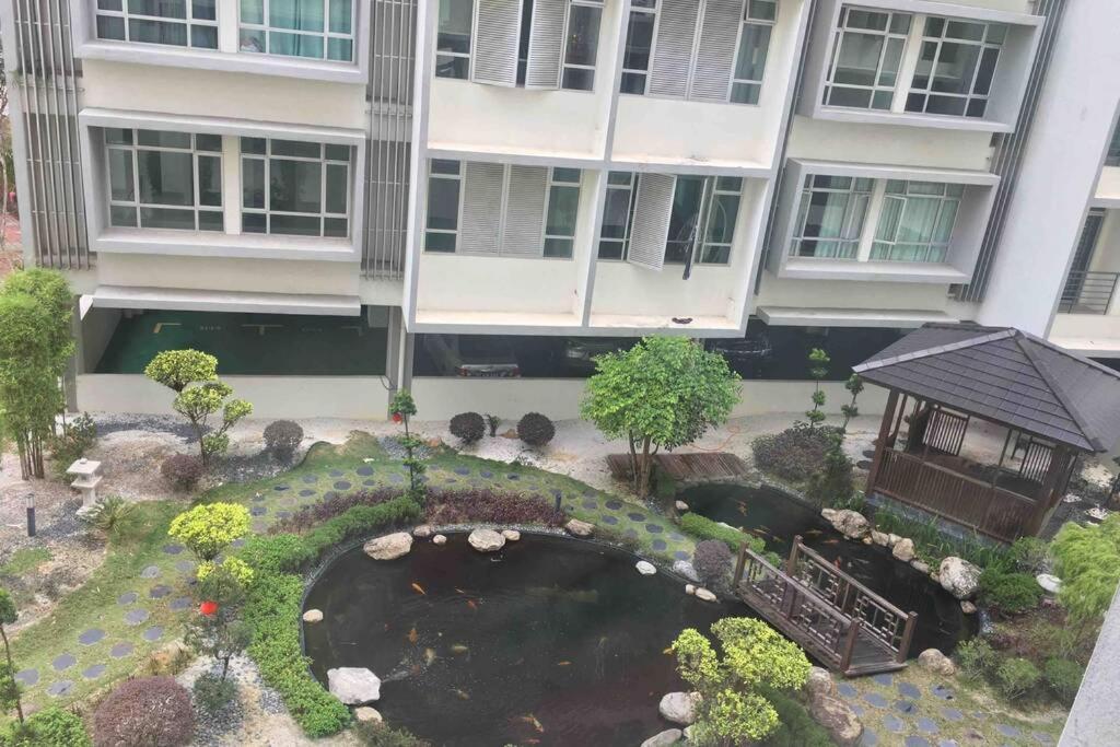 8pax Mount Austin Midori Johor Bahru